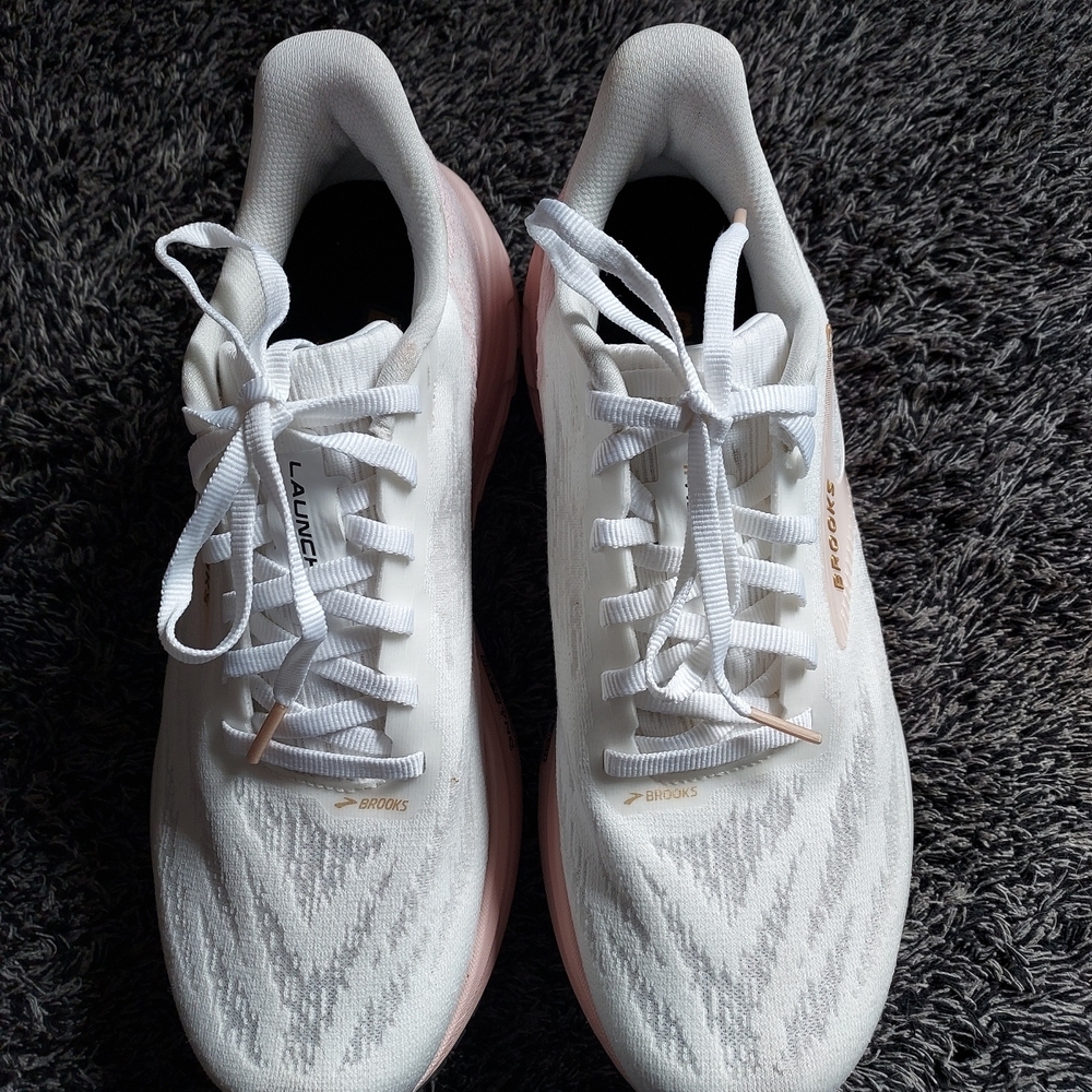 Brooks Launch 11 Women's White/Pink Running Shoes